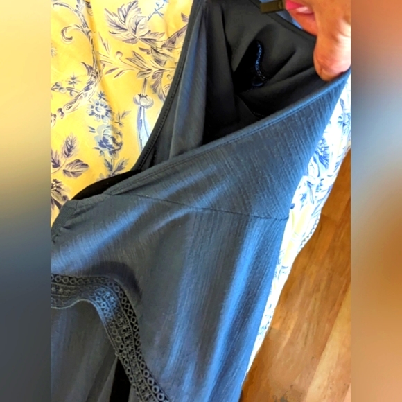 🧡Cupio Long, Bell Split- Sleeve Top With Embroidered Details - Picture 8 of 8